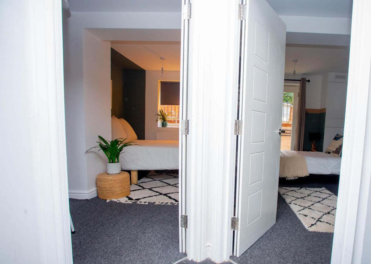 Apartmán Nest Easy - Derngate Basement Northampton Exteriér fotografie